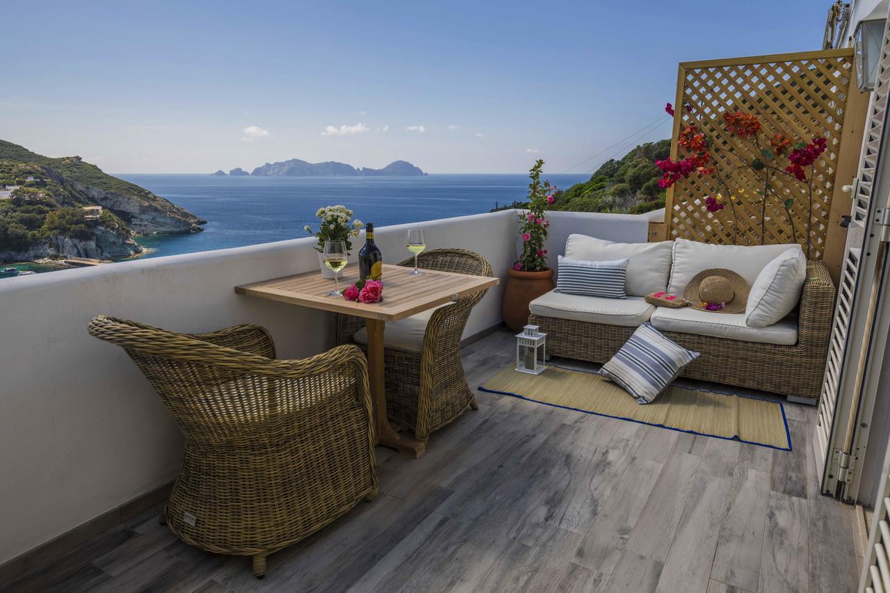 Maridea Casa Vacanza- Le Alcove Sul Mare Suites Ponza Exterior foto